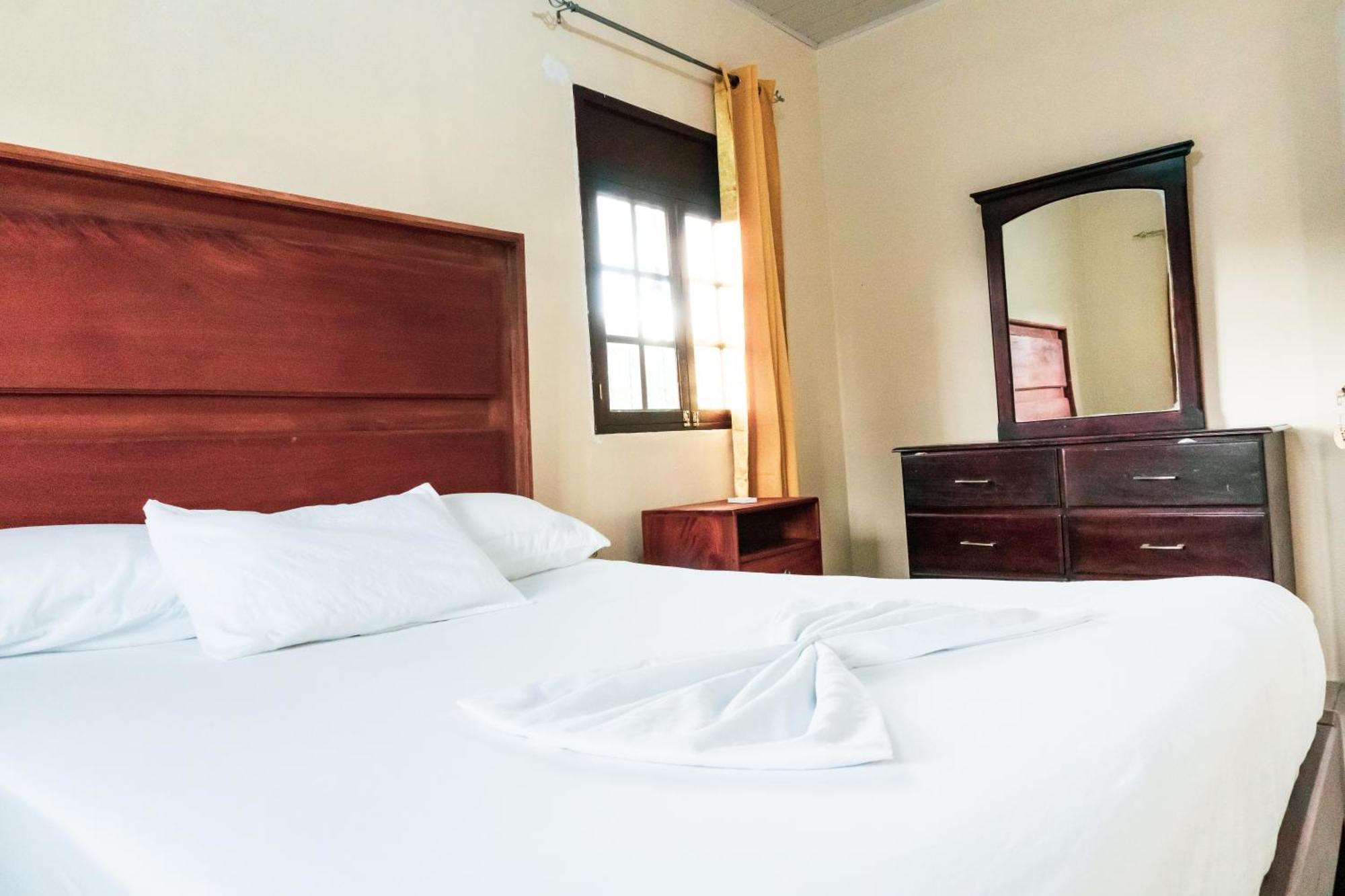 Hostal Eden 모요갈파 외부 사진