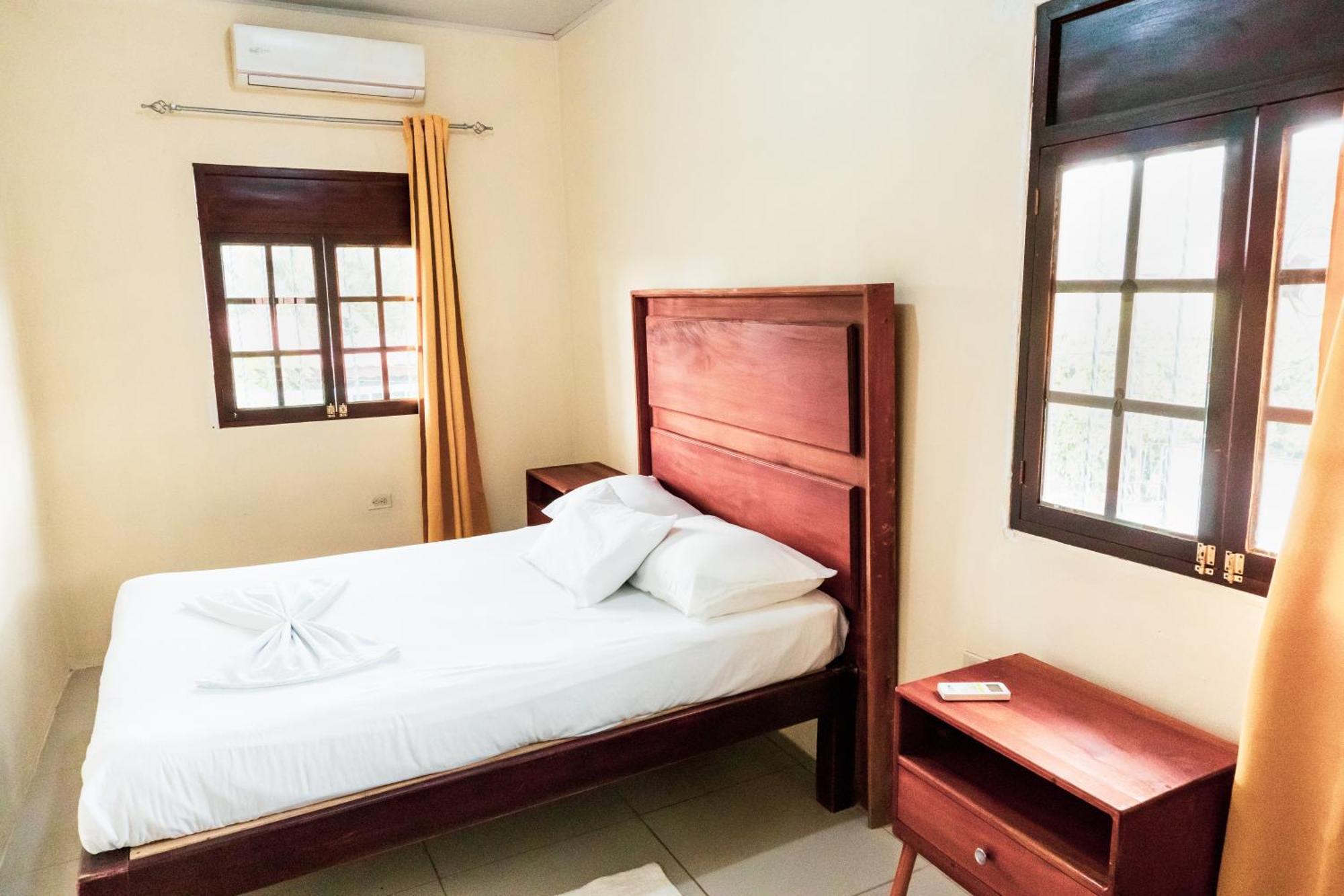 Hostal Eden 모요갈파 외부 사진